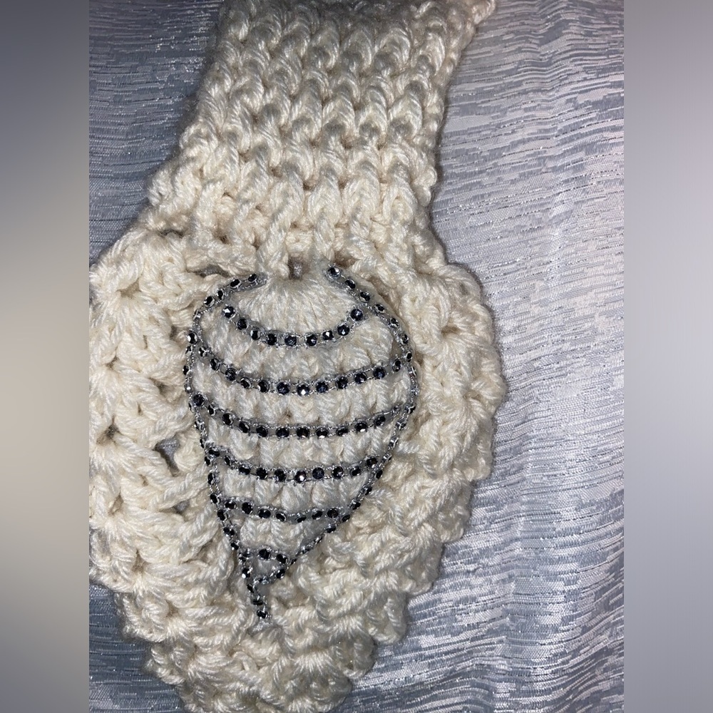 White Scarf - Picture 2 of 4